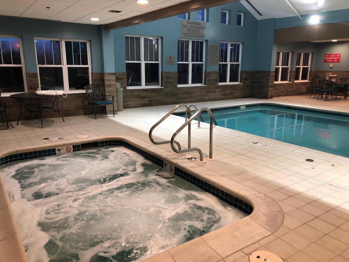 Hotel Country & By Radisson, Gettysburg, Pa