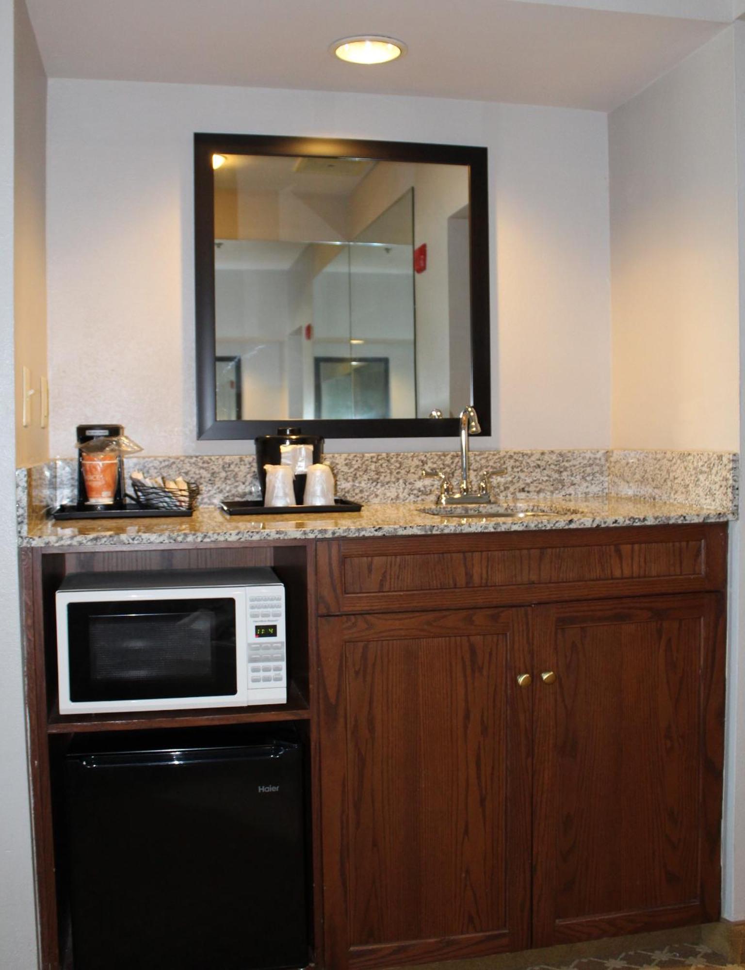 Country & By Radisson, Gettysburg, Pa