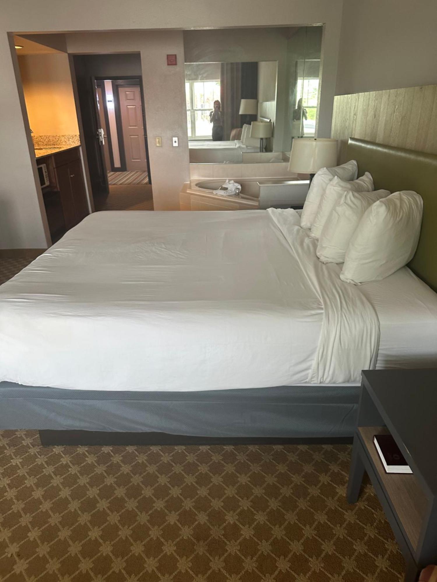 Country & By Radisson, Gettysburg, Pa